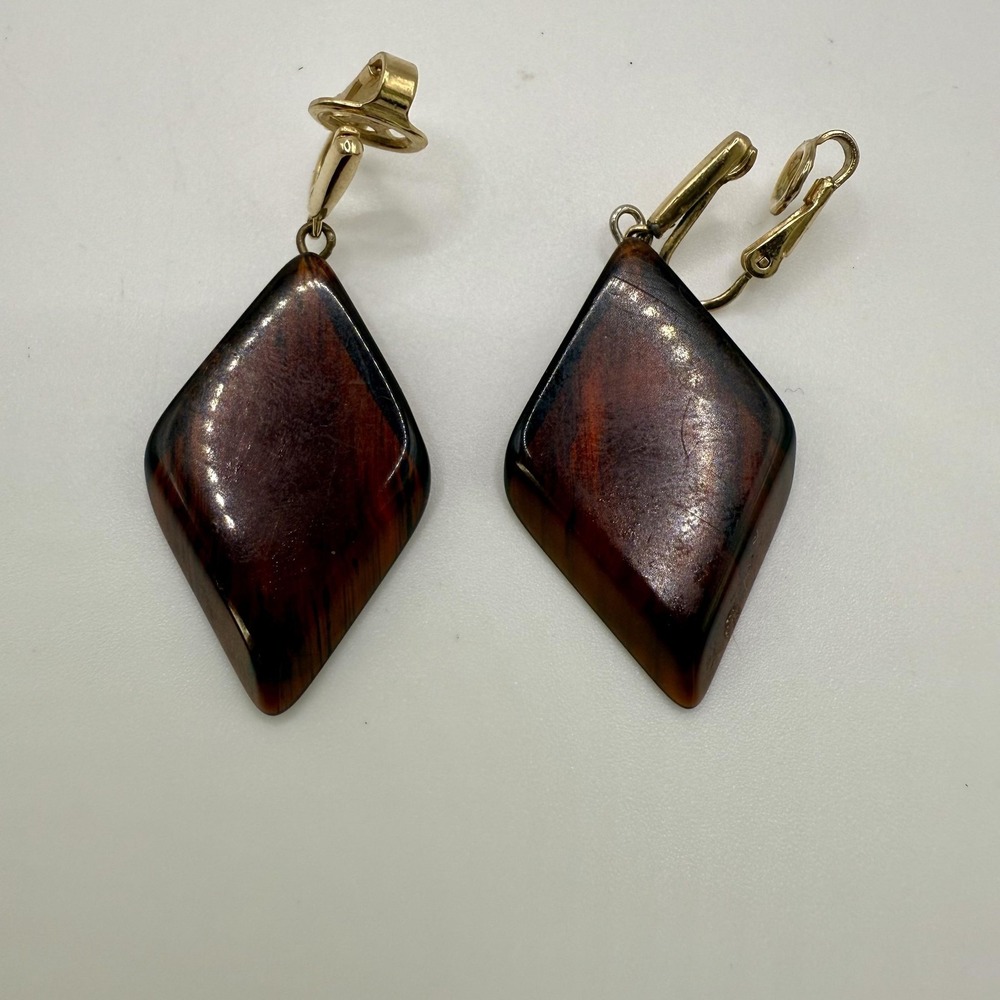 Vintage Trifari Clip-On Earrings Brown Lucite Diamond Dangle Gold Tone Geometric